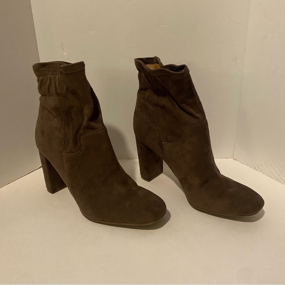 New box Franco Sarto Imelda cinch faux suede bootie heeled boots brown taupe 6.5